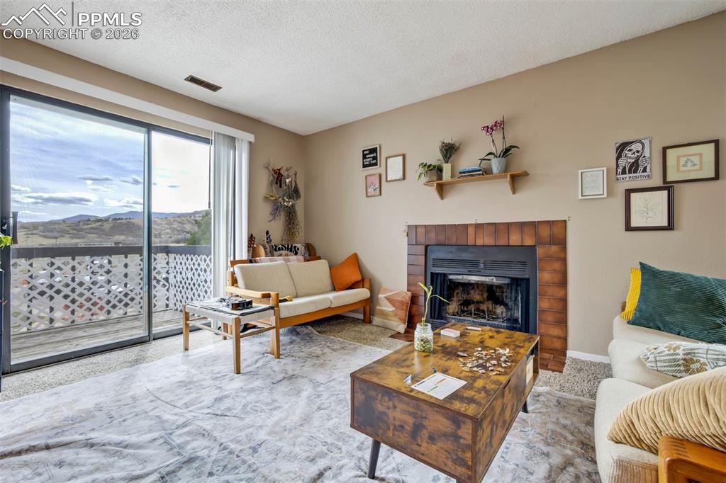 Image 29 of 50: Unit D