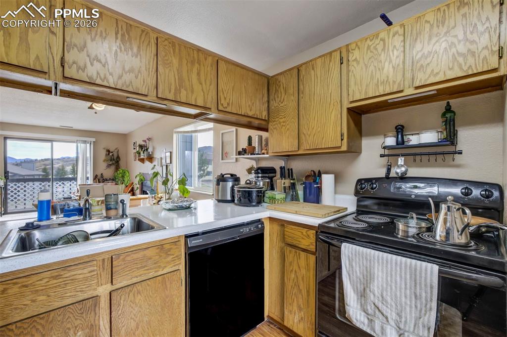 Image 34 of 50: Unit D