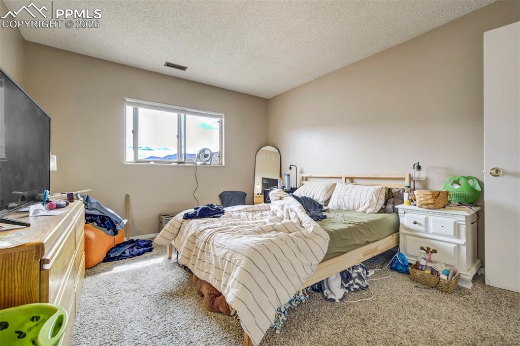 Image 39 of 50: Unit D