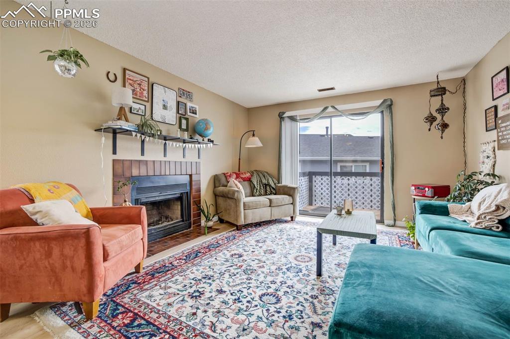 Image 7 of 50: Unit C