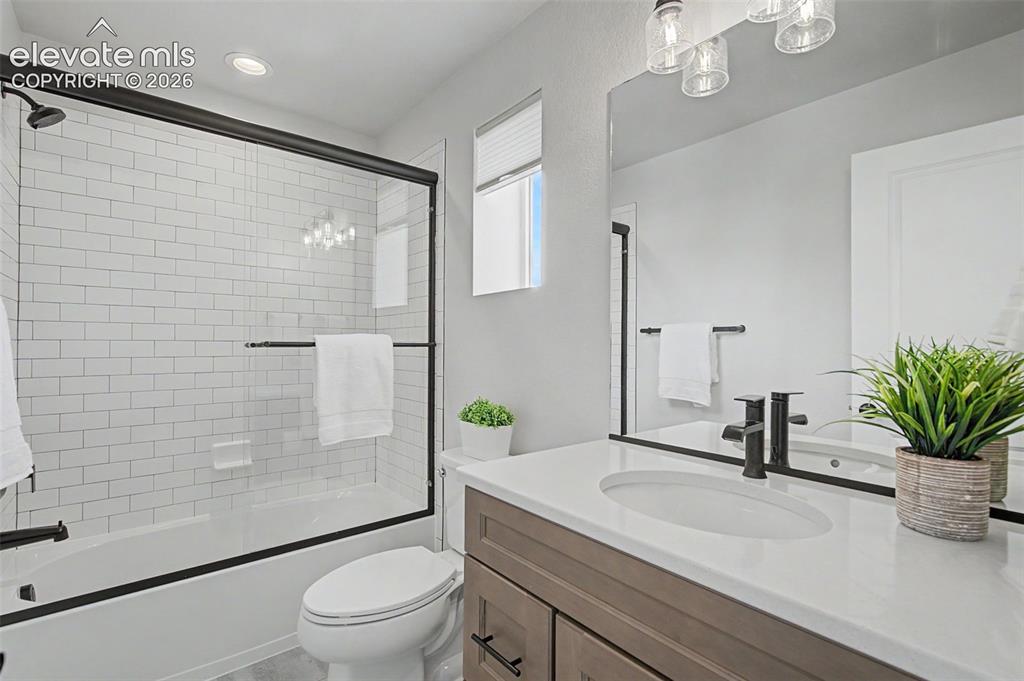 Image 37 of 46: Bathroom