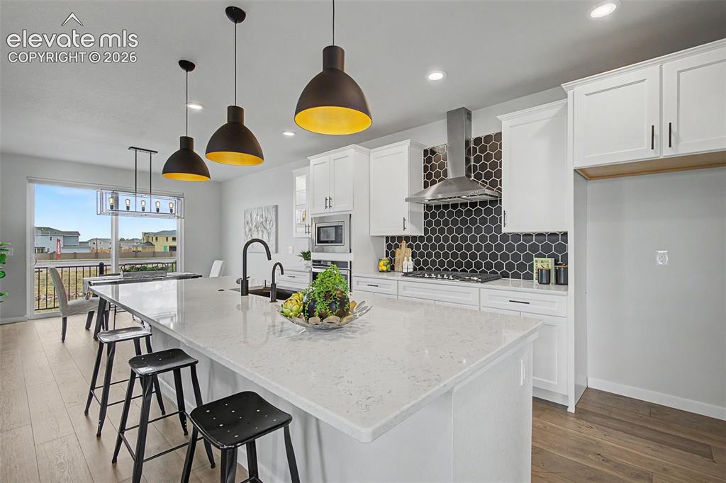 Image 5 of 46: Kitchen