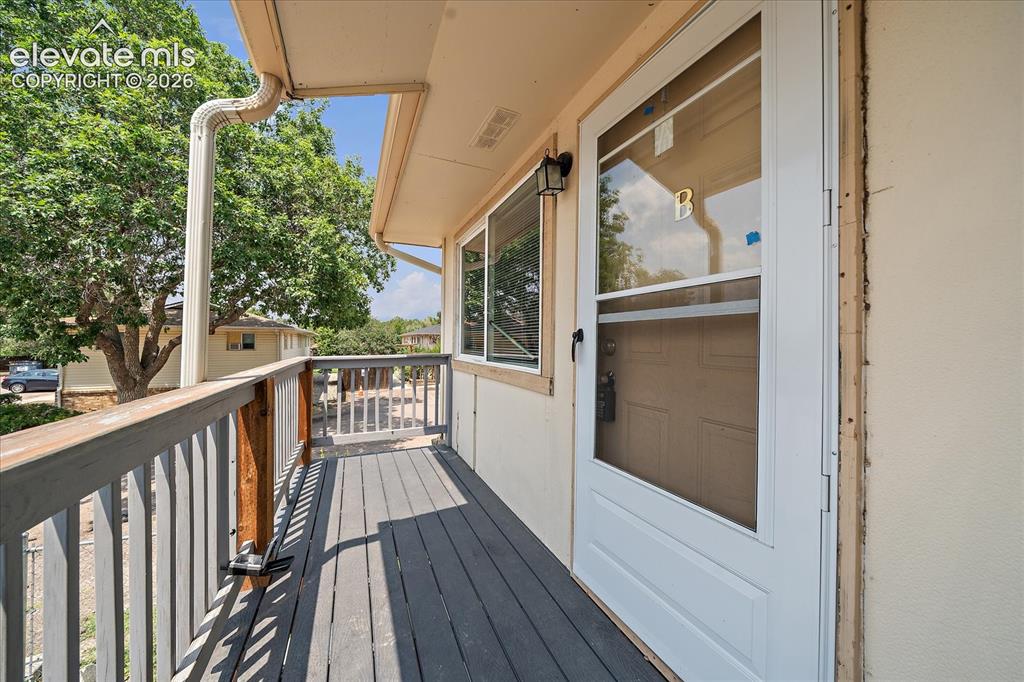 Image 11 of 17: Deck