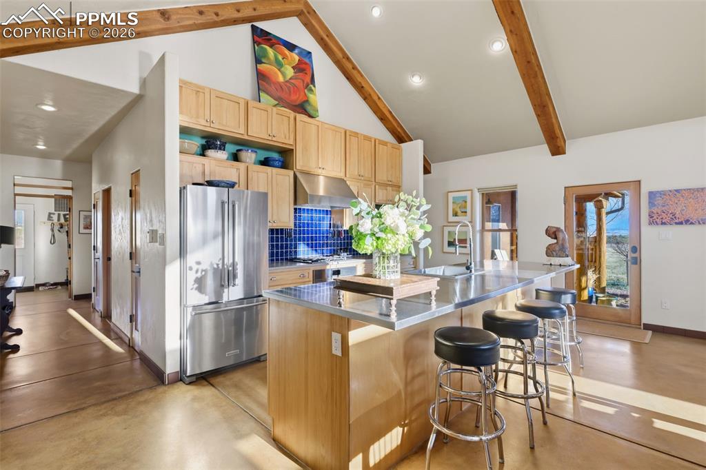 Image 15 of 45: Kitchen