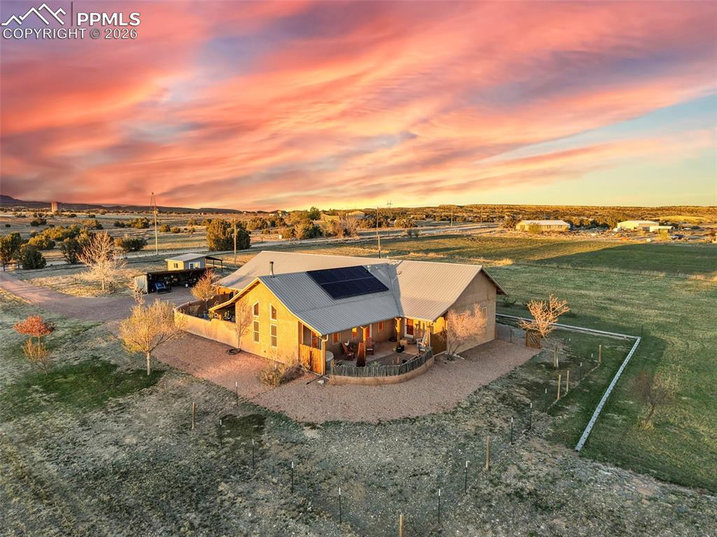 Image 2 of 45: Property Feature List