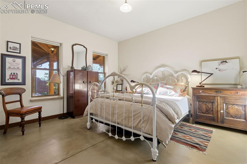 Image 29 of 45: Bathroom