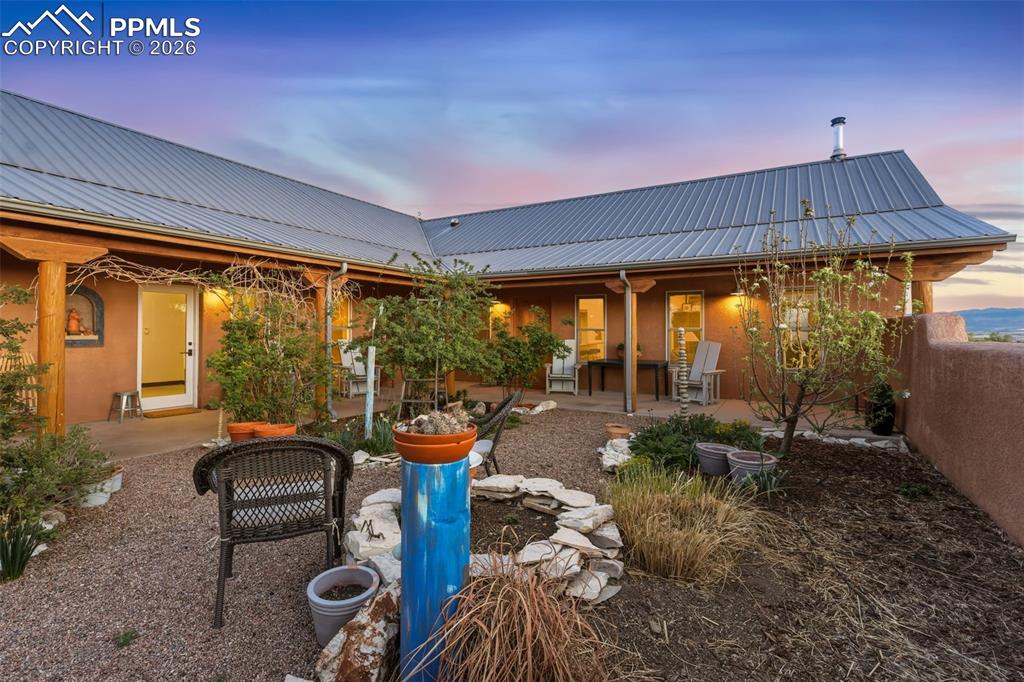 Image 44 of 45: Garage