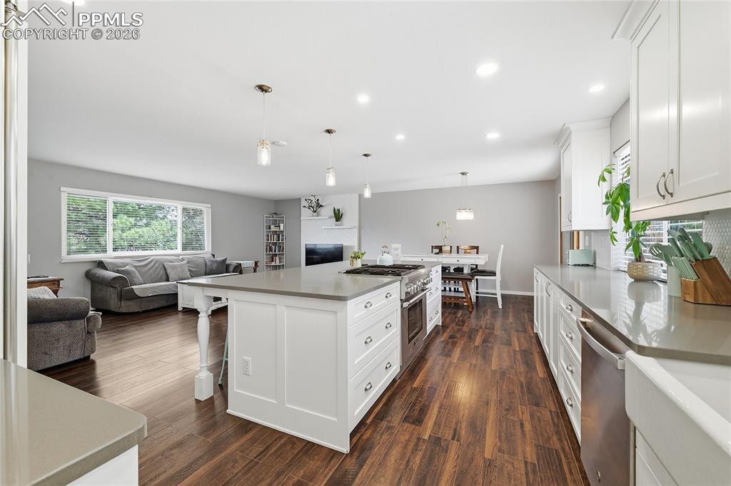 Image 13 of 42: Kitchen