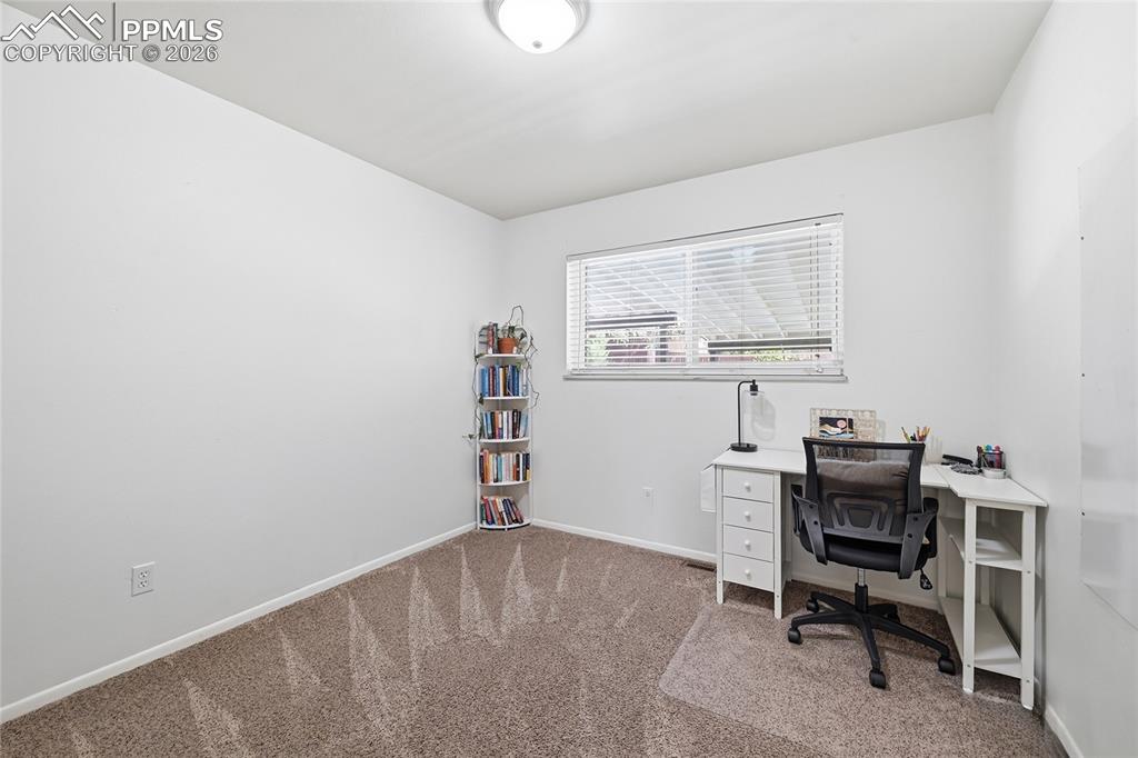 Image 19 of 42: Office