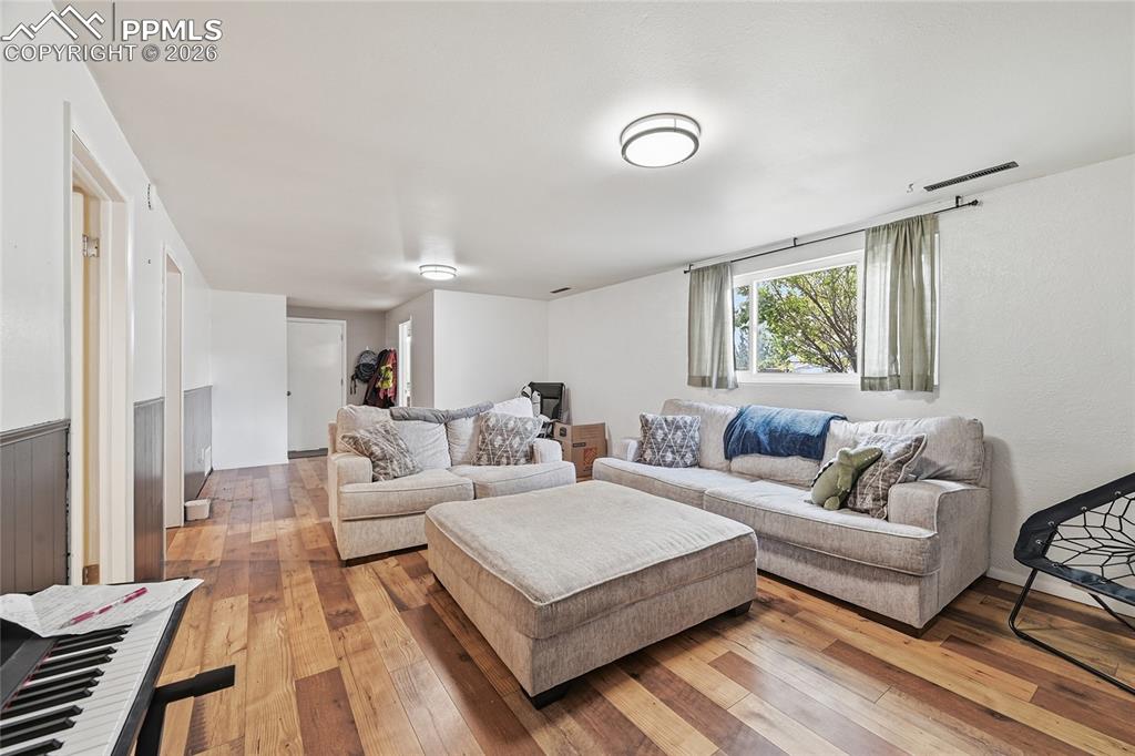 Image 22 of 42: Living Room