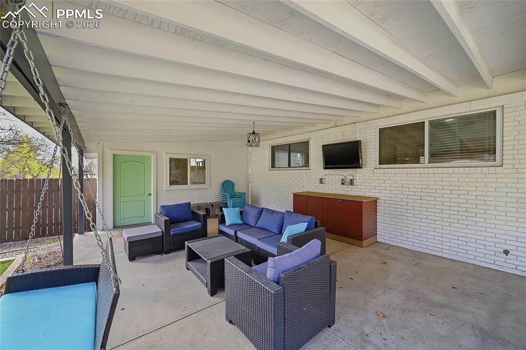 Image 27 of 42: Patio