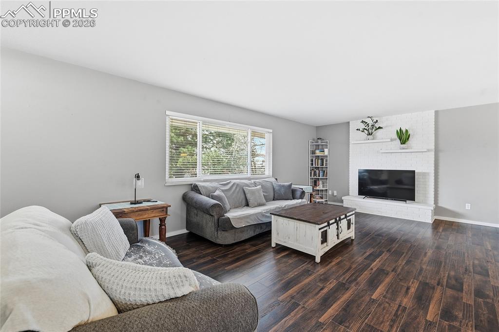 Image 5 of 42: Living Room