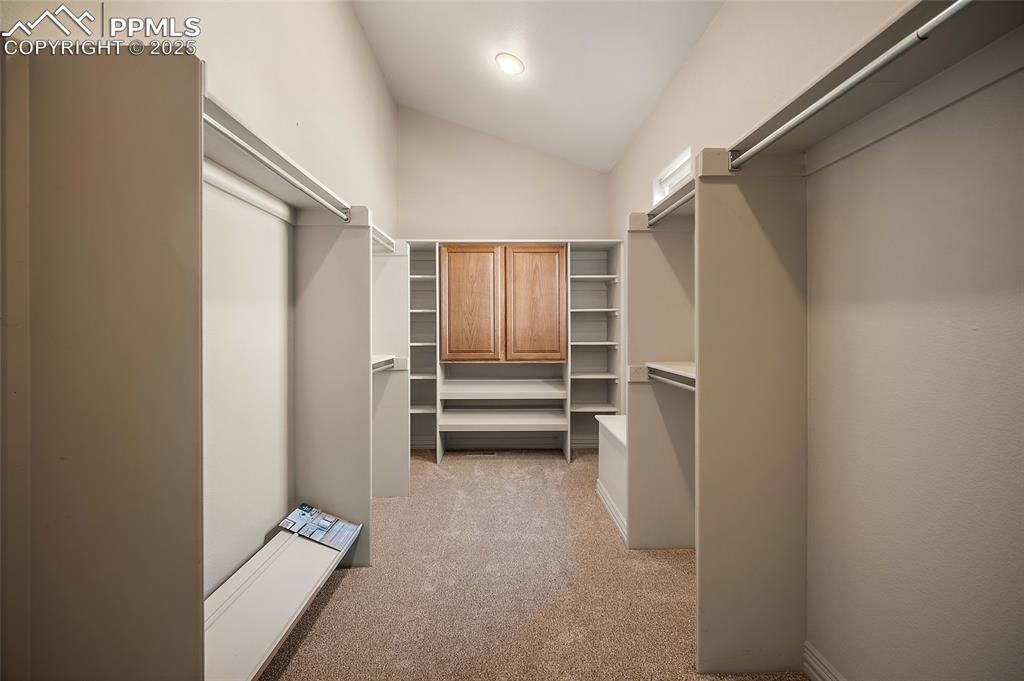 Image 14 of 50: Closet