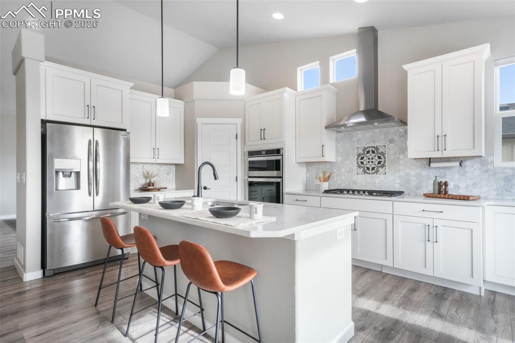 Image 10 of 50: Kitchen