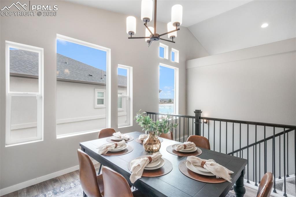 Image 26 of 50: Dining Room