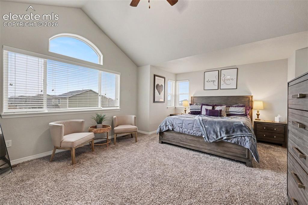 Image 4 of 15: Bedroom