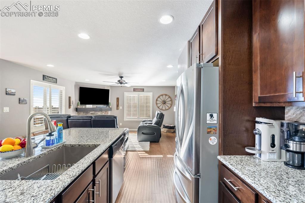 Image 12 of 49: Kitchen