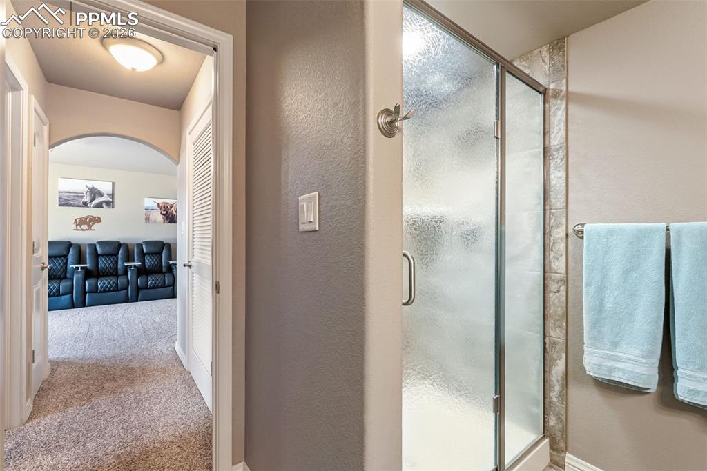 Image 24 of 49: Bathroom