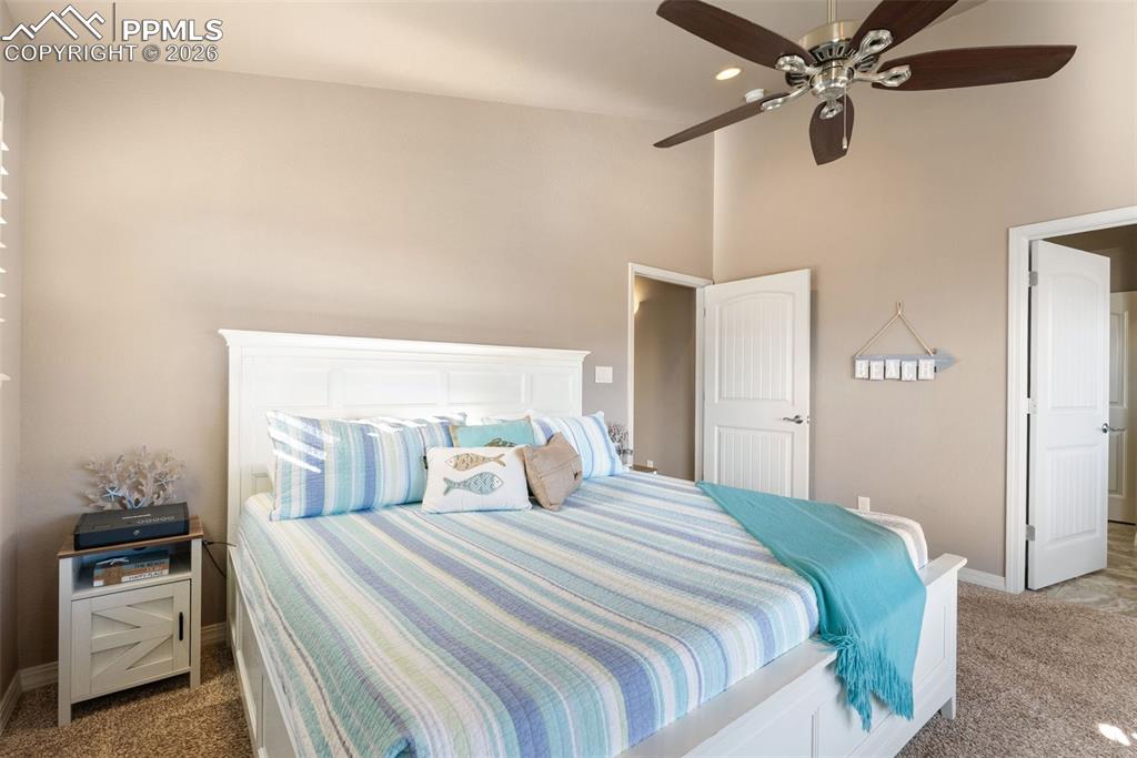 Image 31 of 49: Bedroom