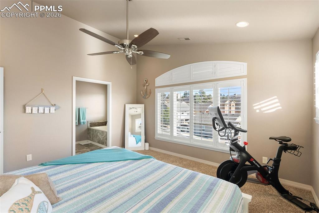 Image 32 of 49: Bedroom