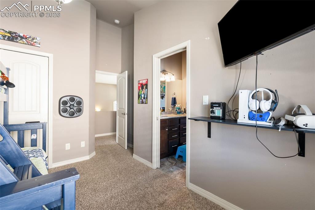 Image 39 of 49: Bedroom