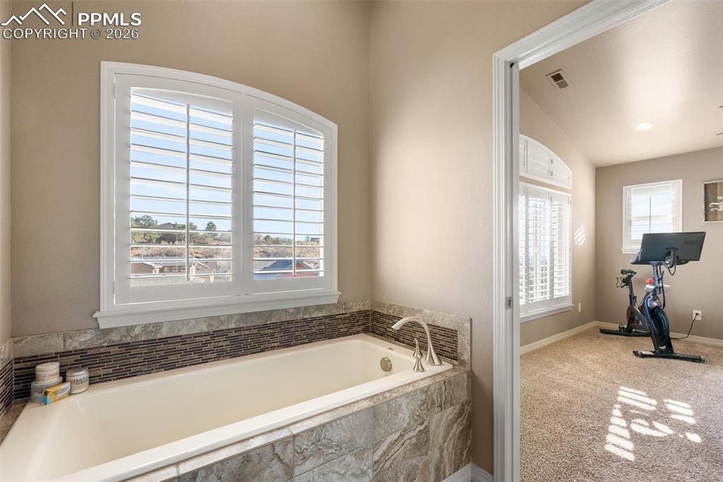 Image 43 of 49: Bathroom