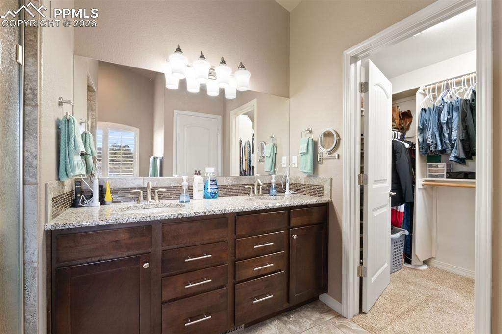 Image 44 of 49: Bathroom