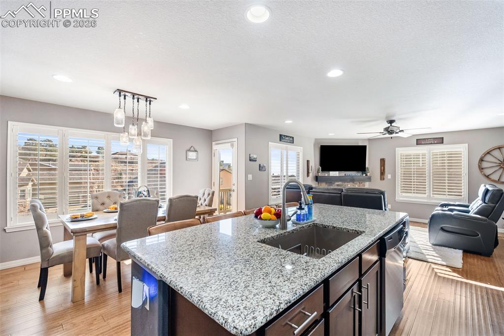 Image 9 of 49: Kitchen