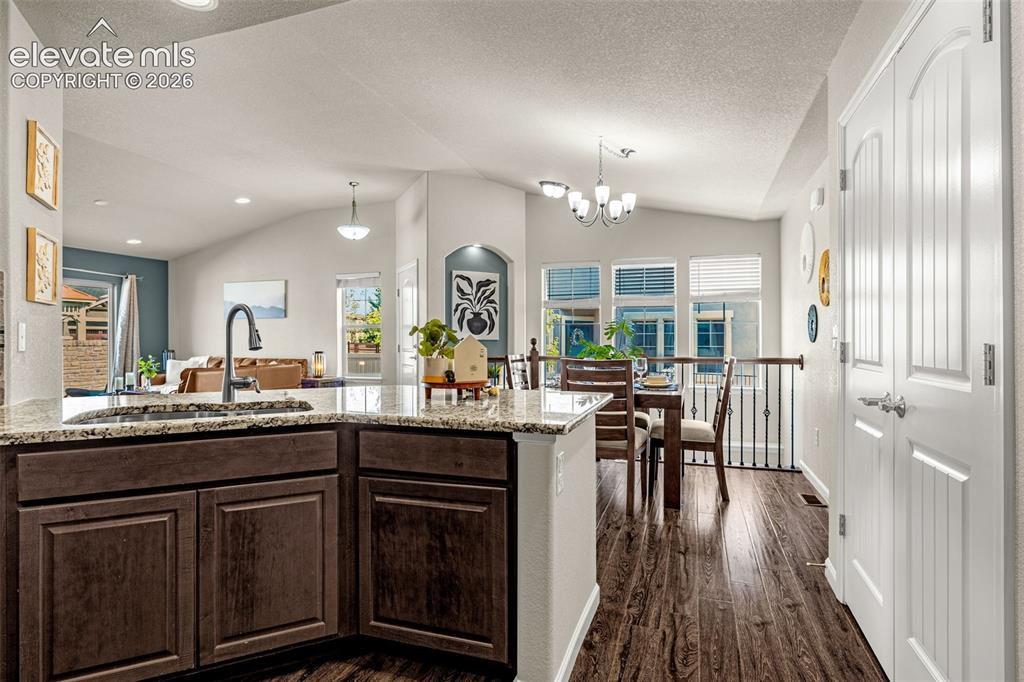 Image 12 of 44: Kitchen