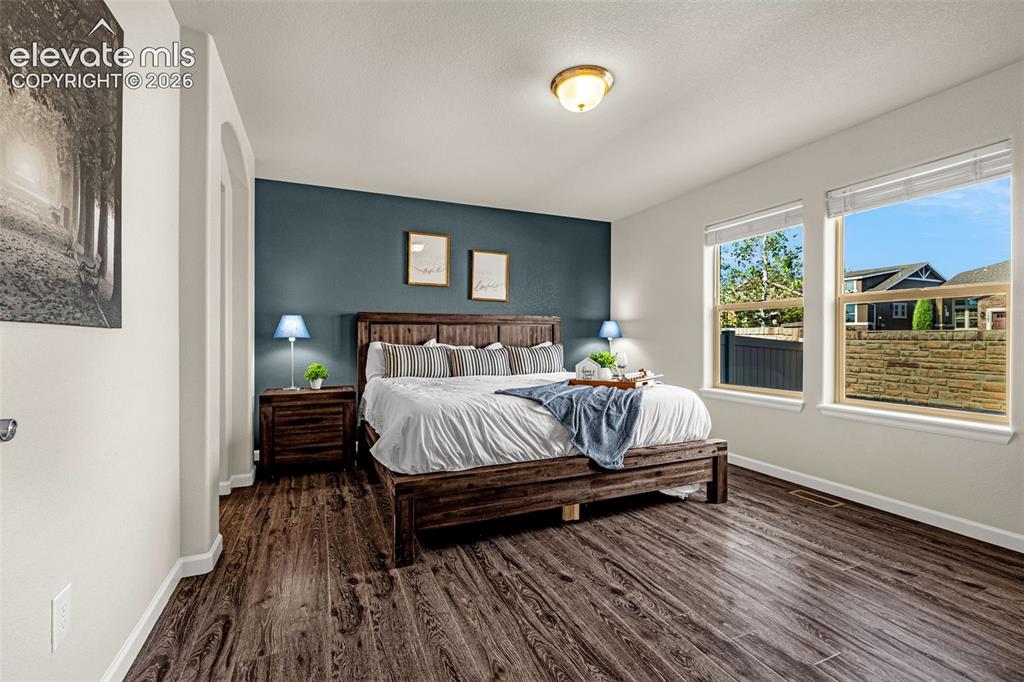 Image 15 of 44: Bedroom