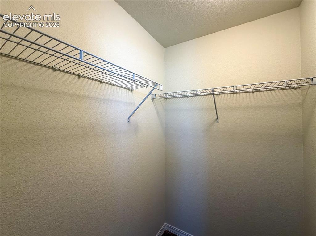 Image 39 of 44: Closet