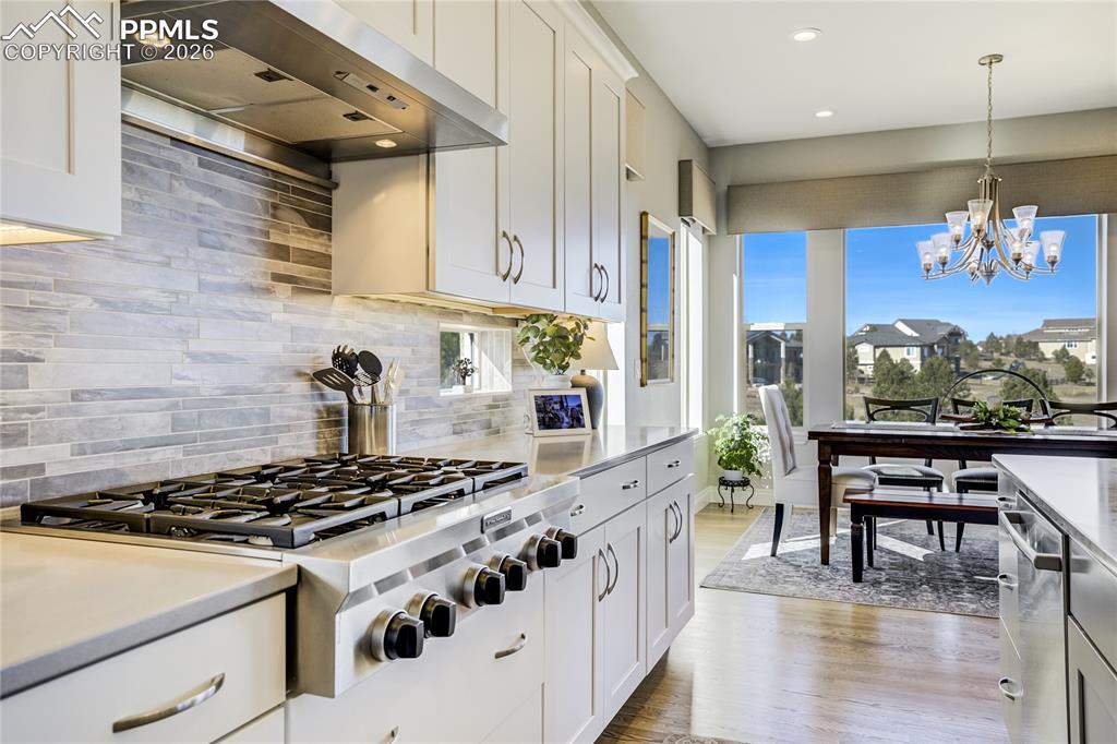 Image 11 of 50: Kitchen