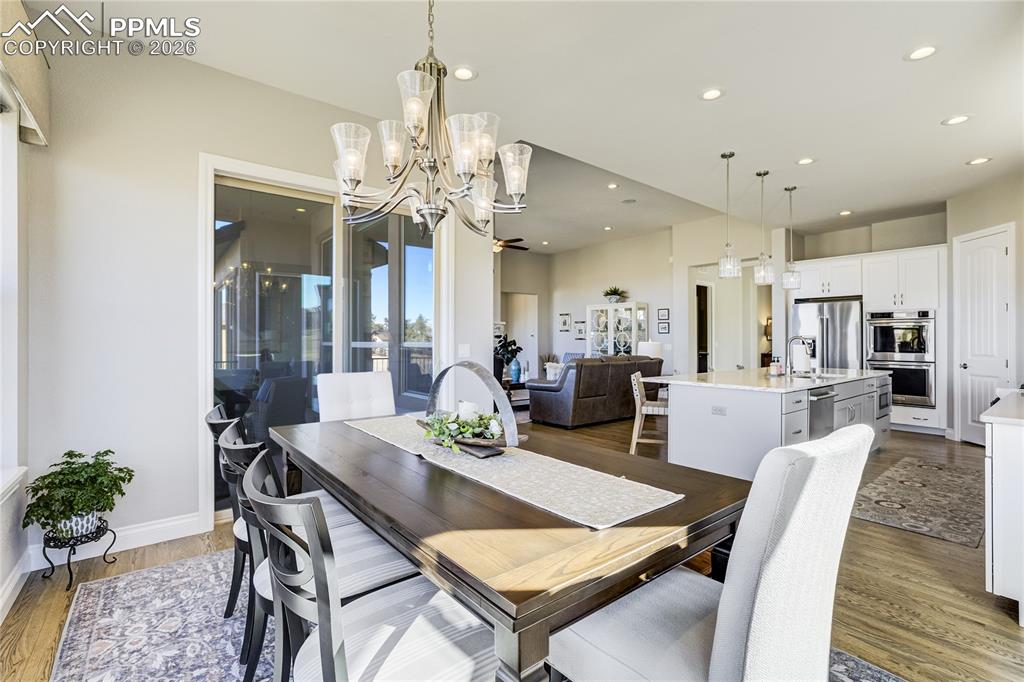 Image 13 of 50: Dining Area