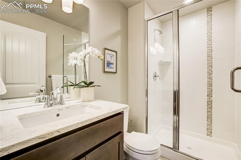 Image 37 of 50: Bathroom