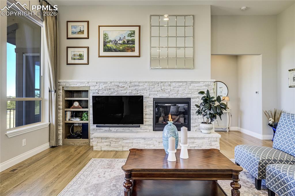 Image 5 of 50: Great Room