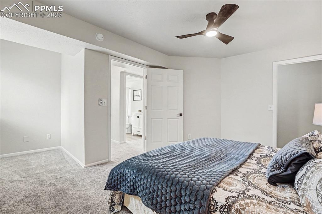 Image 10 of 31: Bedroom