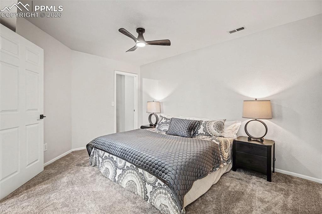 Image 9 of 31: Bedroom