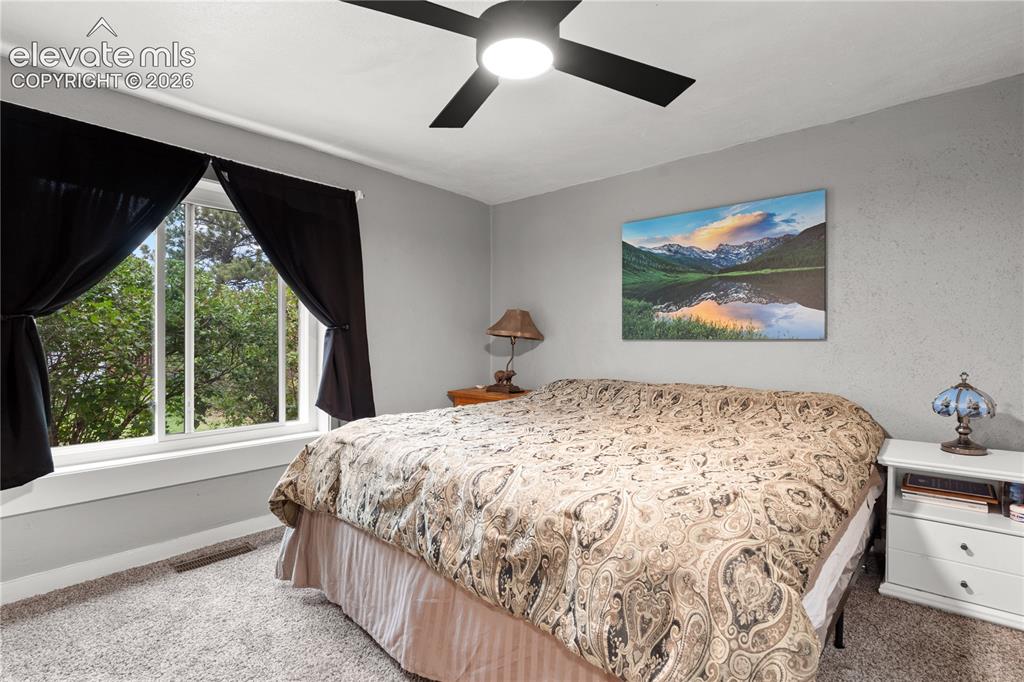 Image 13 of 25: Bedroom