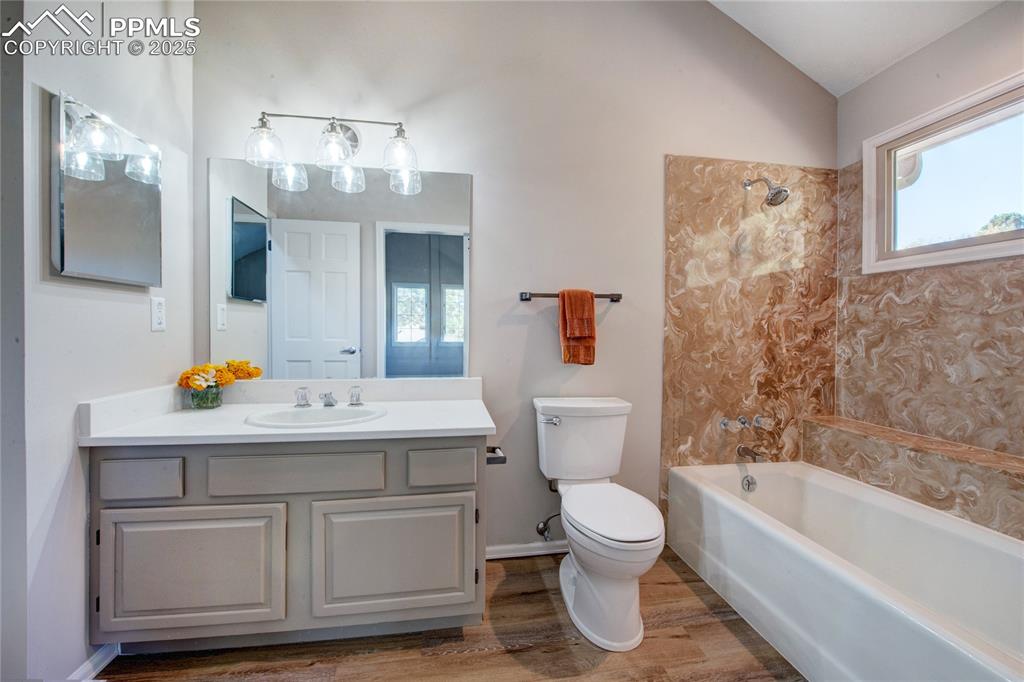 Image 24 of 36: upstairs full bath 