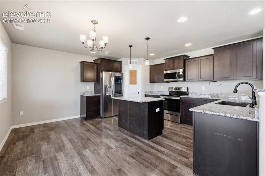 Image 10 of 46: Kitchen