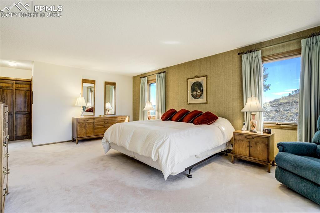 Image 15 of 45: Bedroom