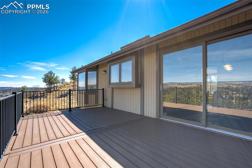 Image 22 of 45: Deck