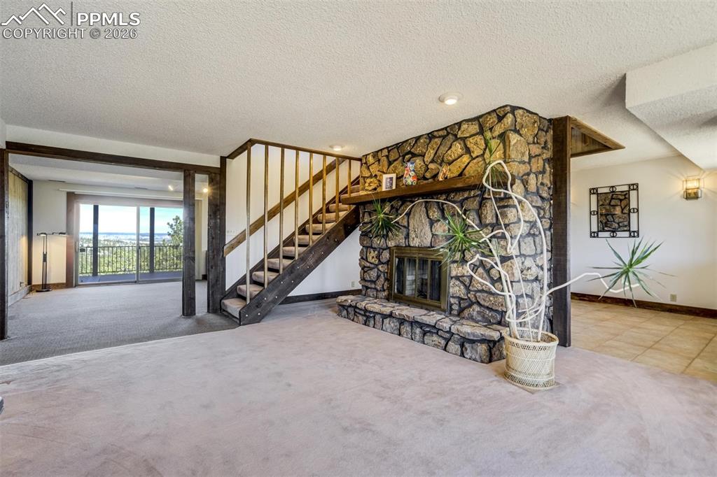 Image 30 of 45: Family Room