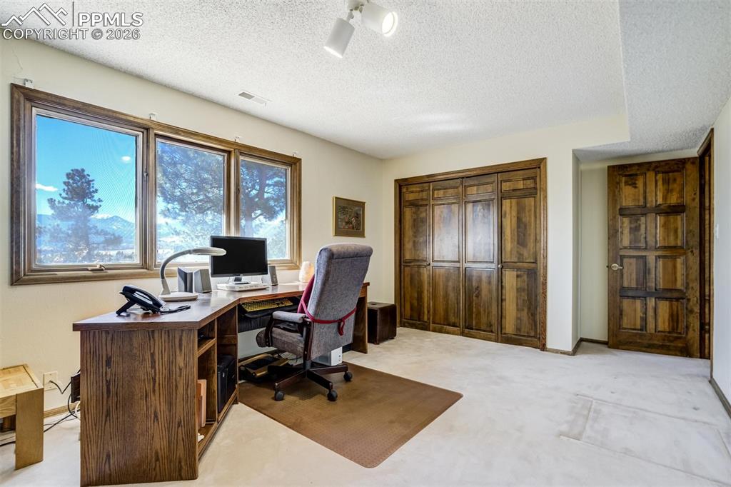 Image 33 of 45: Bedroom