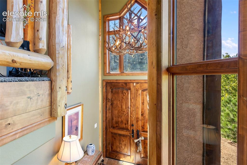 Image 11 of 50: Entry