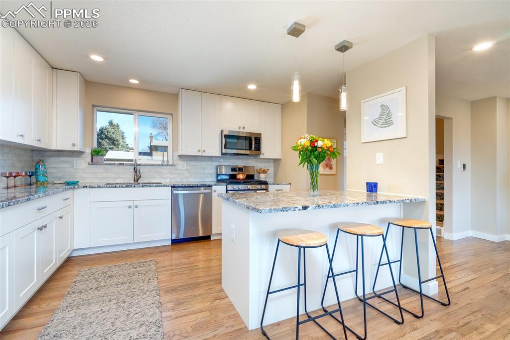 Image 31 of 50: Kitchen