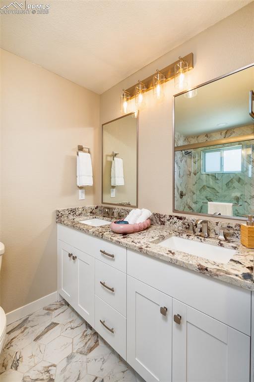 Image 38 of 50: Bathroom