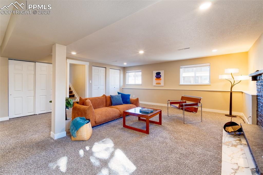 Image 46 of 50: Living Room