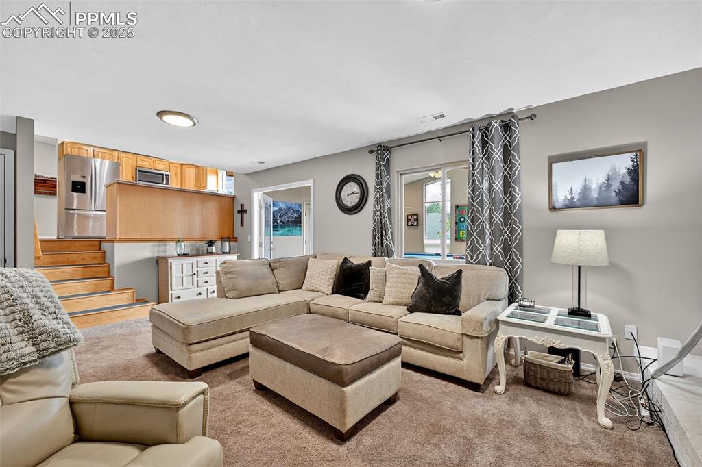 Image 16 of 25: Living Room