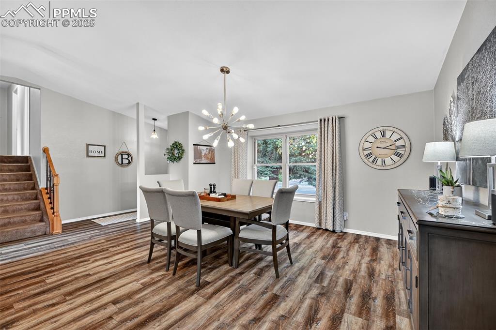 Image 5 of 25: Dining Area